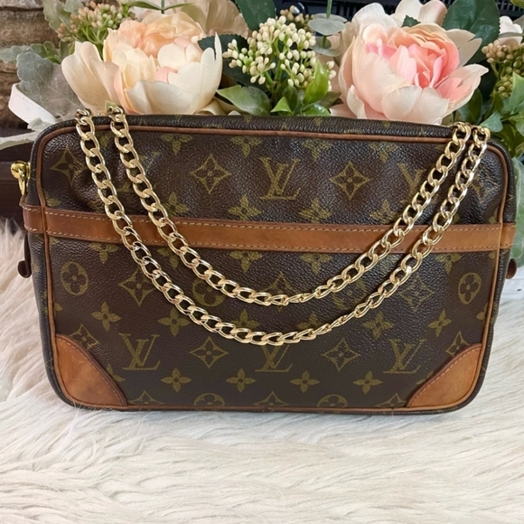 Authentic Louis Vuitton Compiegne 28 Monogram Shoulder Bag - Picture 6 of 12